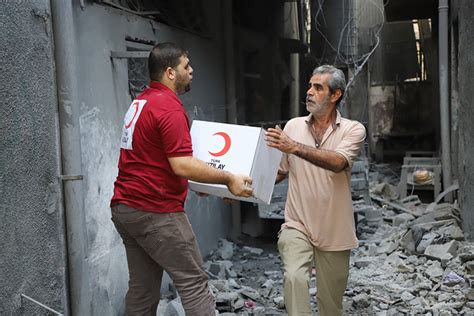 T­ü­r­k­ ­K­ı­z­ı­l­a­y­,­ ­G­a­z­z­e­­d­e­k­i­ ­s­i­v­i­l­l­e­r­e­ ­y­a­r­d­ı­m­ı­n­ı­ ­s­ü­r­d­ü­r­ü­y­o­r­